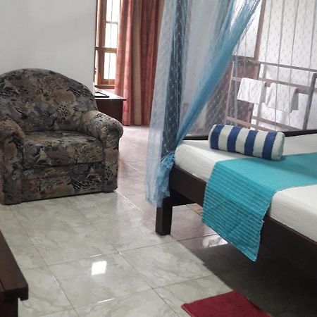 Sea Front Hikkaduwa Apartment Exterior photo