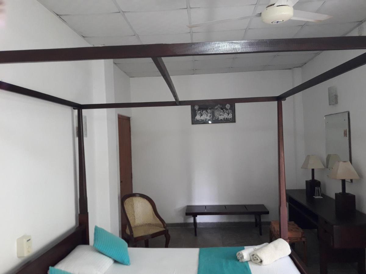 Sea Front Hikkaduwa Apartment Exterior photo