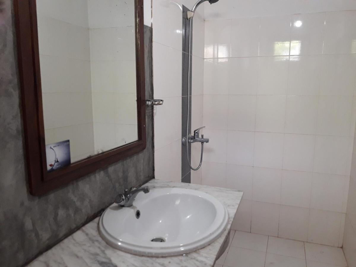 Sea Front Hikkaduwa Apartment Exterior photo