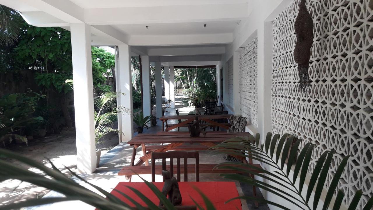 Sea Front Hikkaduwa Apartment Exterior photo